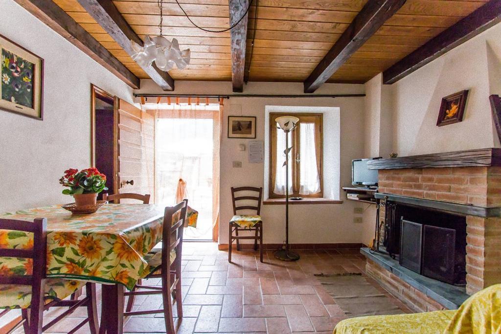 Agriturismo La Calamaia Gorfigliano ภายนอก รูปภาพ